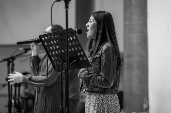 Top 5 avantages des cours de chant à Metz pour votre voix